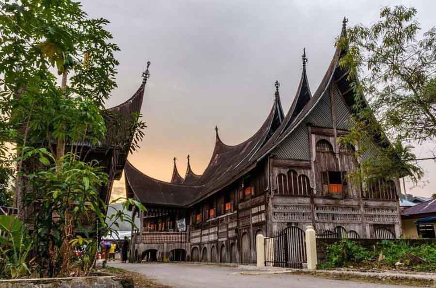 11-Day Highland Heritage, Mentawai Immersion & Coastal Serenity